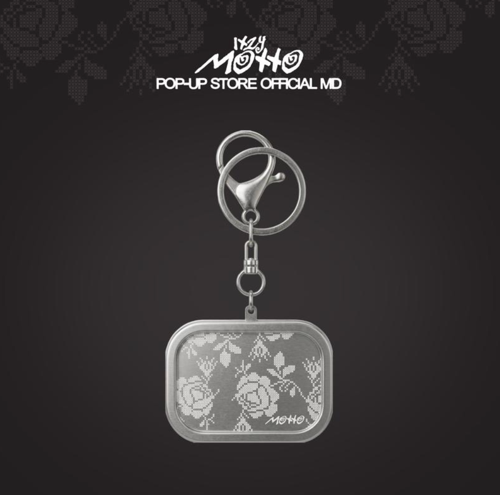 [PRE-ORDER] Mini Tin Case Keyring - ITZY Motto Pop-Up Store MD