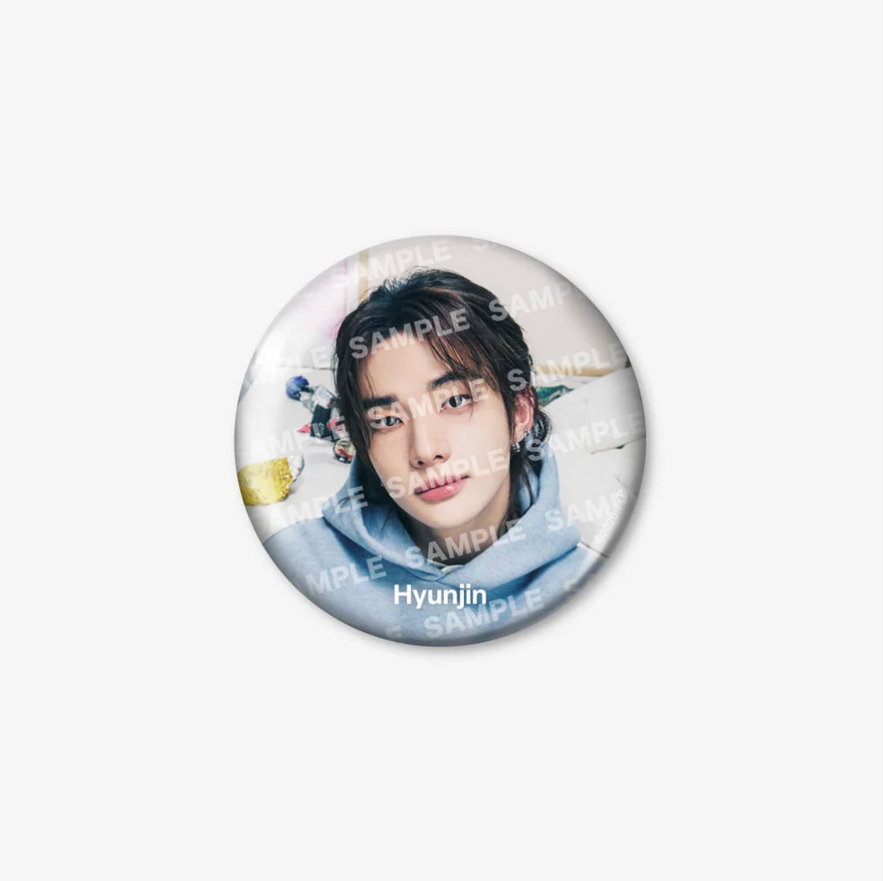 [PRE-ORDER] Photo Badge - Stray Kids World Tour 'RUN IT' Japan MD